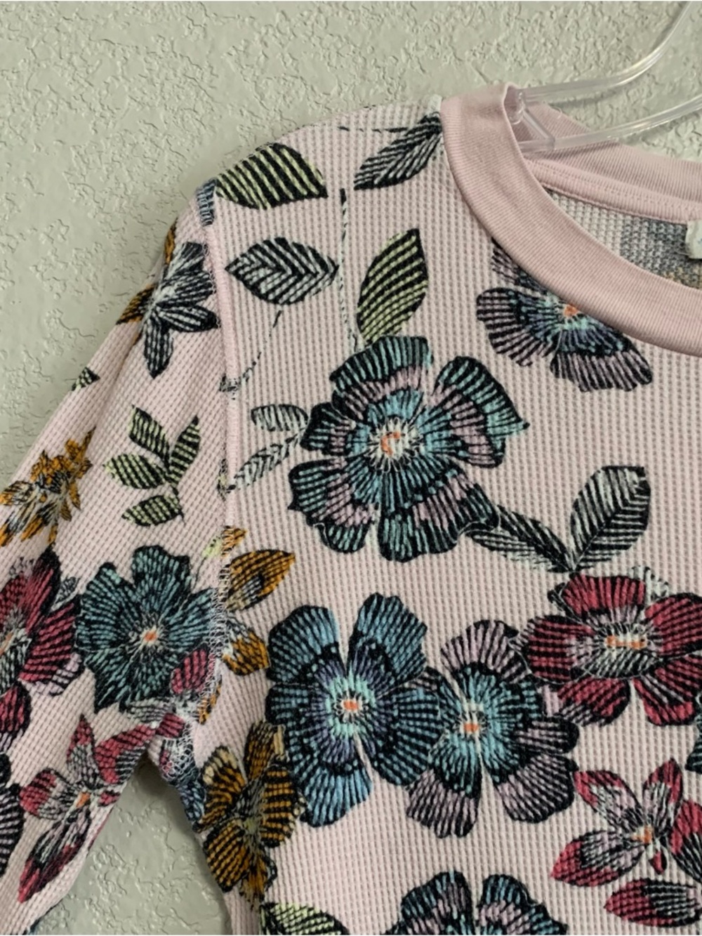 Sundance Tee Top Women M Floral Thermal Waffle Velvet Button Cuff Trim Boho Pink - Picture 4 of 16